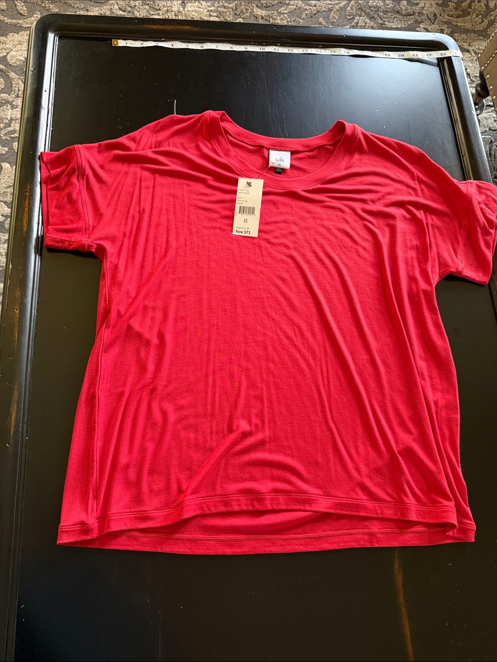 Cabi toss on tee Red Short Sleeve Tee